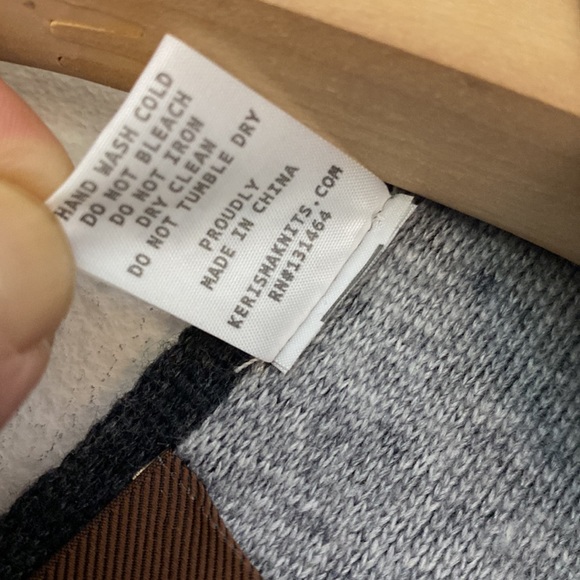 Kerisma Gray Knit open Front Shawl One Size - Picture 6 of 17